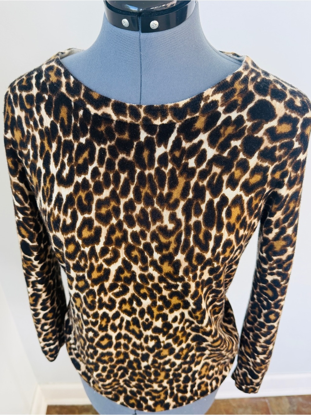 J. Crew Size S Leopard Print Long Sleeve 100% Merino Wool Lightweight Sweater